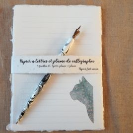 Papier à lettre avec un chat sur papier fait main