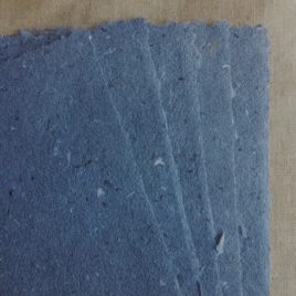 Papier artisanal à base de jeans