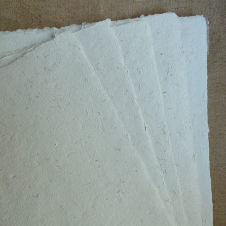 Papier avec paille de chanvre