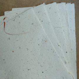 Papier de pailles et raphia